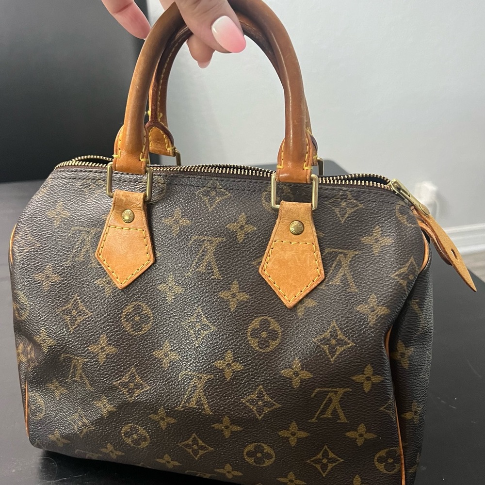 Louis Vuitton Speedy 25